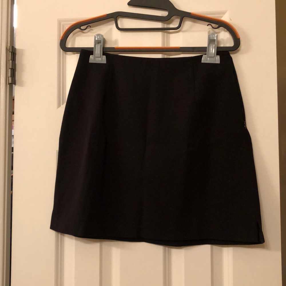 Black side zip mini skirt